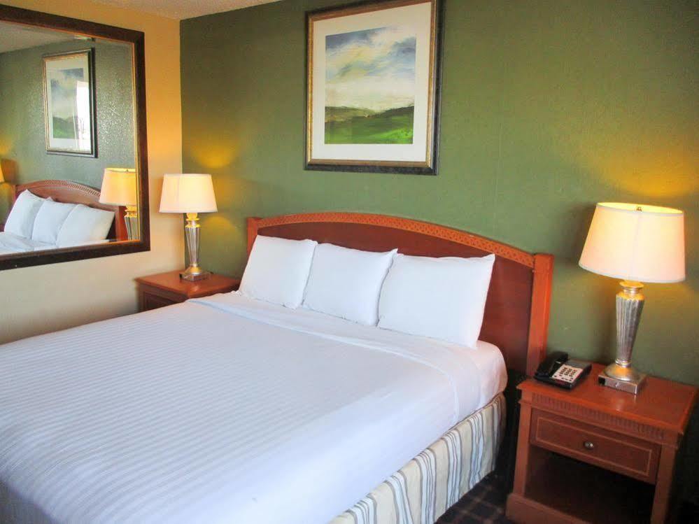 Oyo Hotel Bossier City La - Red River Kültér fotó
